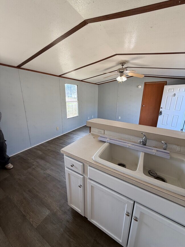 Foto del edificio - 8733 School St