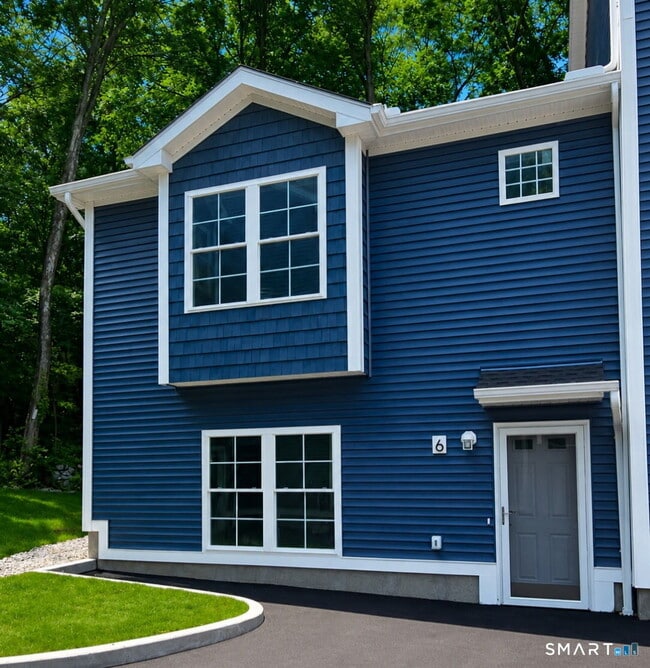 Building Photo - 91 Taft Pointe