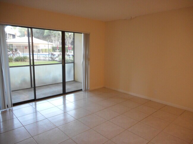 Building Photo - 202 Foxtail Dr