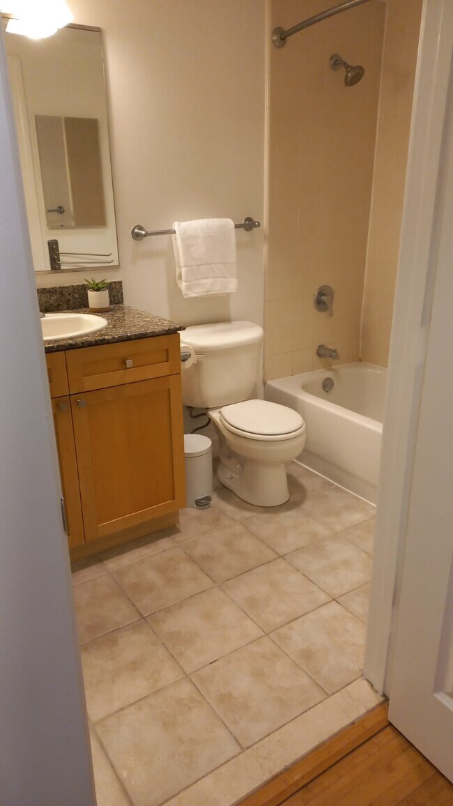 Foto del edificio - 777 7th St NW