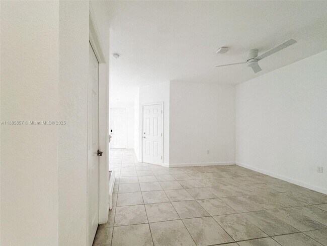 Foto del edificio - 10436 W 34th Ct