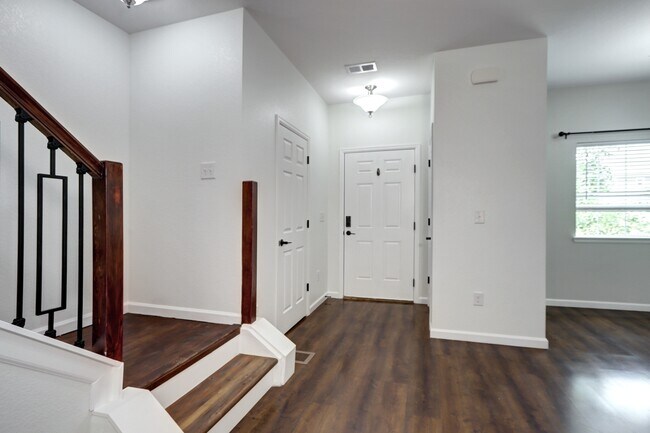 Foto del edificio - 14700 E 104th Ave