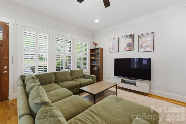 Foto del edificio - 2724 Holt St
