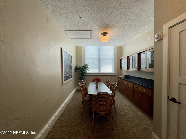 Foto del edificio - 2525 College St