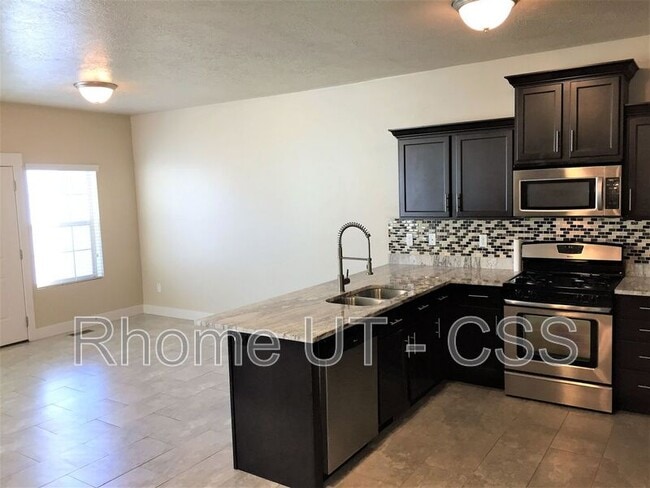 Building Photo - 1616 N Catagena Pky