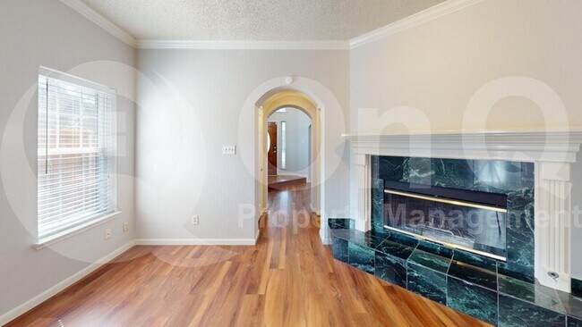 Foto del edificio - 6335 Cupertino Trail