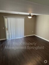 Building Photo - 2121 Southfork Dr