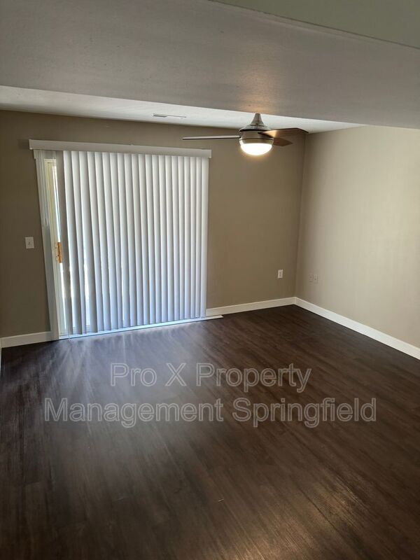 Foto principal - 2121 Southfork Dr