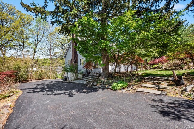 Building Photo - 515 Mountainview Ave