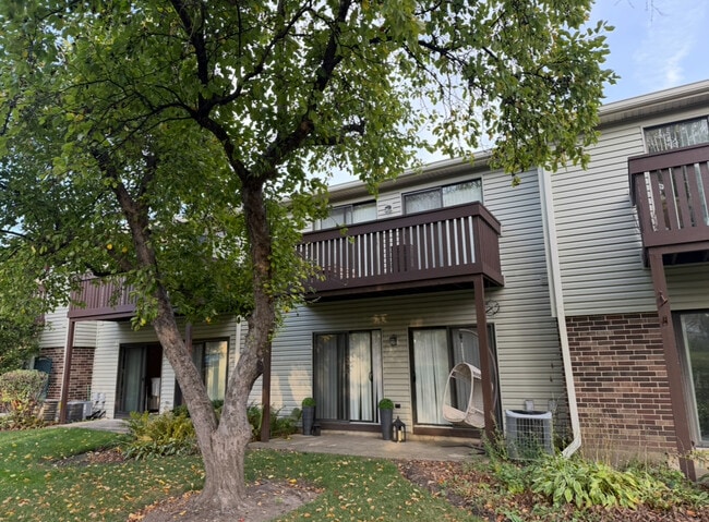 Foto del edificio - 630 Cross Creek Dr N