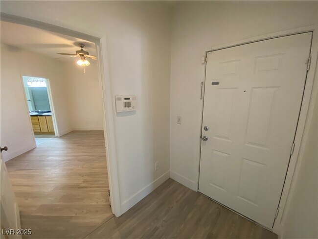 Foto del edificio - 8400 W Charleston Blvd