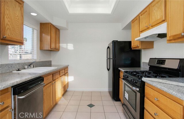 Building Photo - 5452 Linden Ave