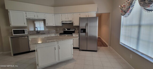 Building Photo - 3833 Karissa Ann Pl E