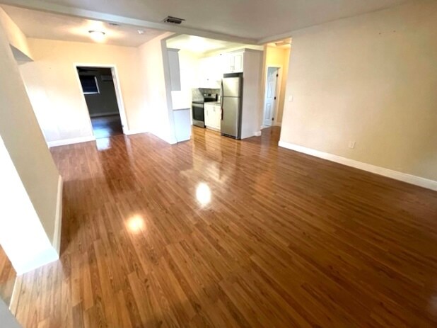 Foto del edificio - 1121 NW 55th Ter