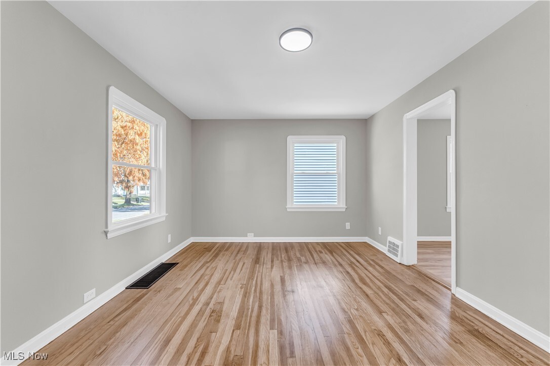 12107 Worthington Ave Cleveland, OH 44111 – photo 5