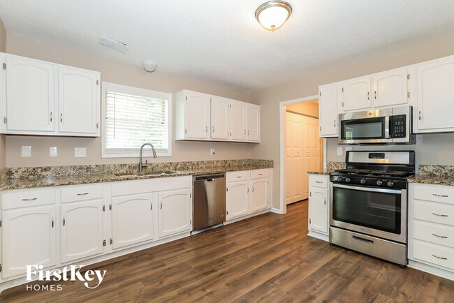 Building Photo - 1301 Charter Oaks Ln