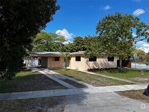 Building Photo - 285 NE 43rd St