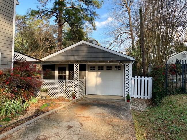 Building Photo - Fondren Studio Apartment - Furnished and U...