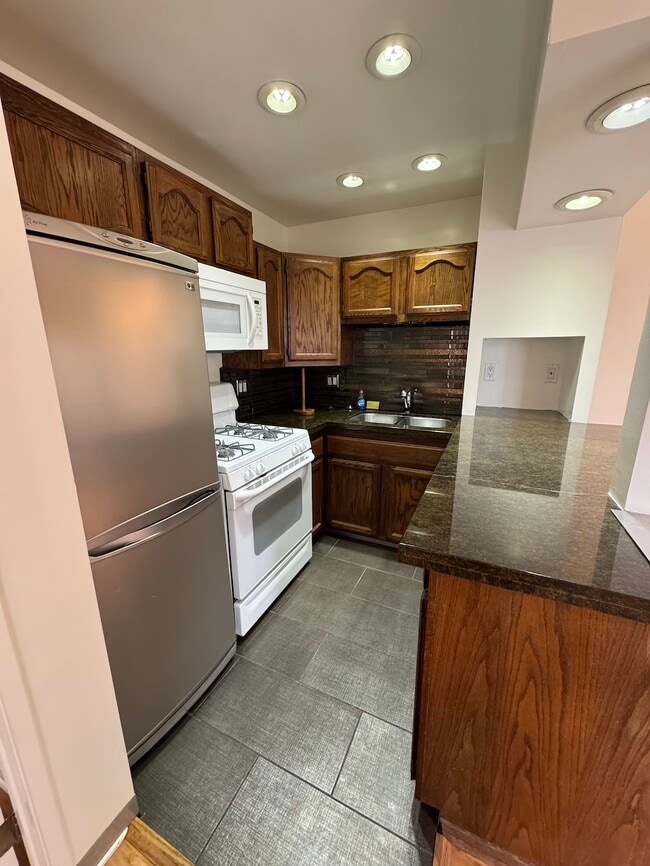 Cocina - 217 Kelp St