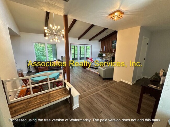 Building Photo - Hidden gem in Turkey Creek- JUST REDUCED!