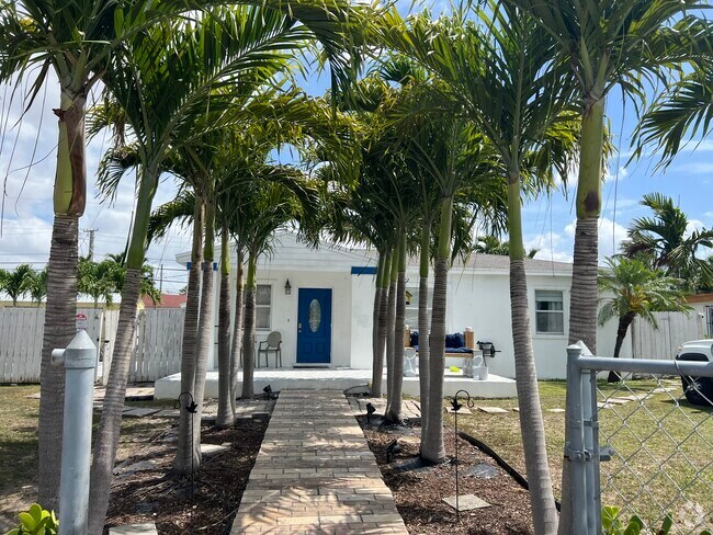 Building Photo - 7595 SW 28th Street Rd