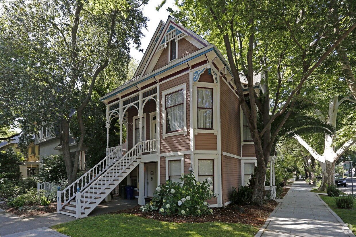 2400 H St, Sacramento, CA 95816 Apartments in Sacramento, CA