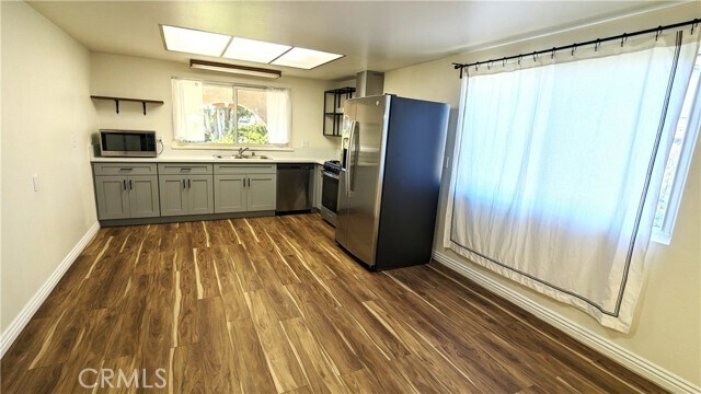 Foto del edificio - 2037 E Cameron Ave