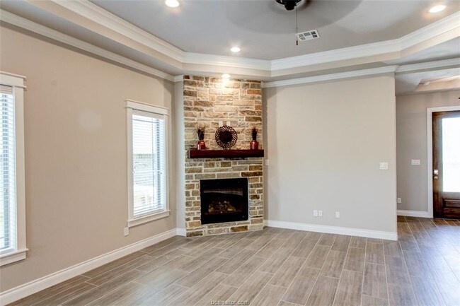 Foto del edificio - 4008 Brownway Dr