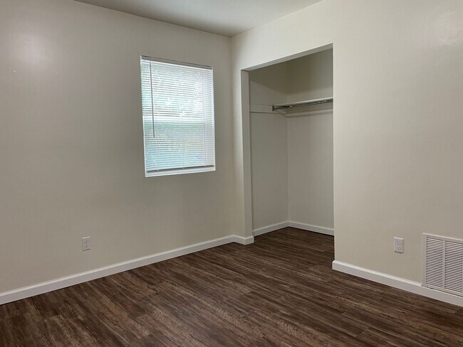 Foto del edificio - Fully Remodeled 4 Bedroom home