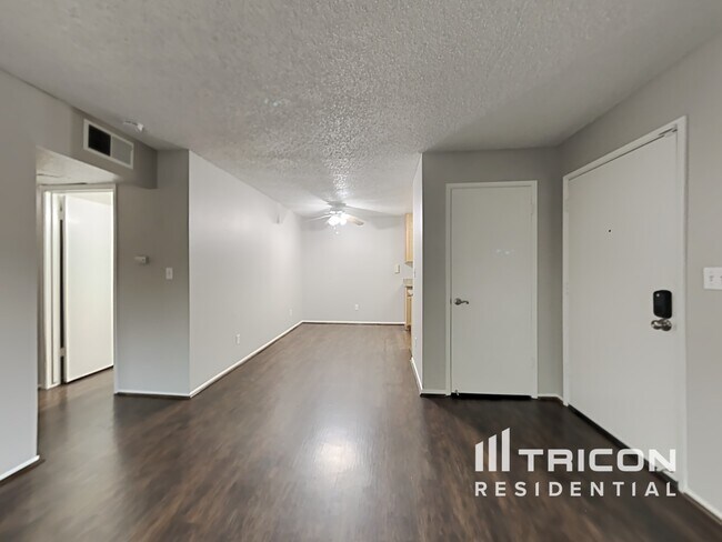Foto del edificio - 113 Rocky Hill Rd