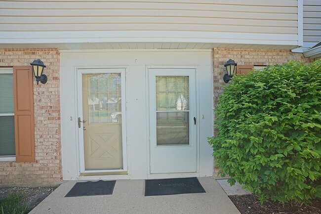 Foto del edificio - 2684 Waterford Ct