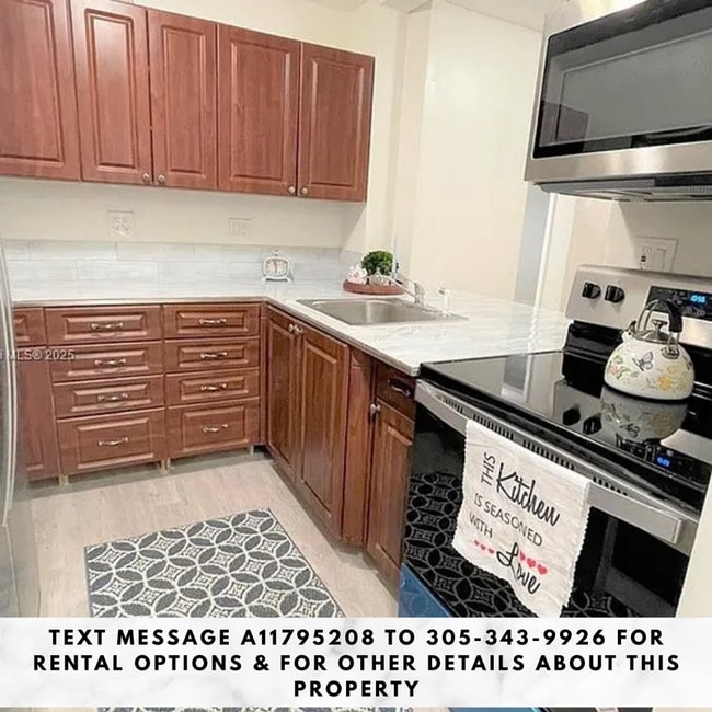 Foto del edificio - 15969 NW 64th Ave