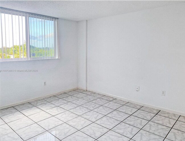 Foto del edificio - 1251 NE 108th St