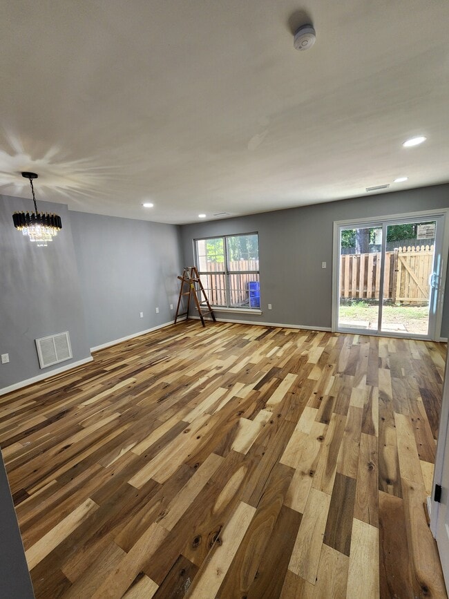 Building Photo - 14826 London Ln