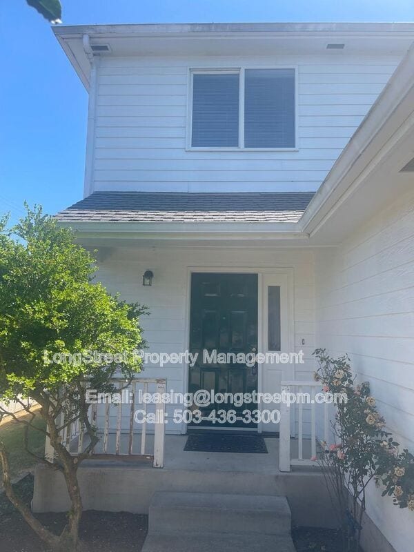 Building Photo - 1927 NW Highland Blvd