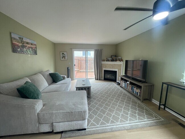 Foto del edificio - Cozy and Comfortable 3 Bedroom Home, Close...