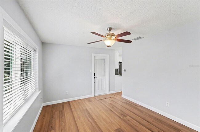 Foto del edificio - 9605 N Edison Ave