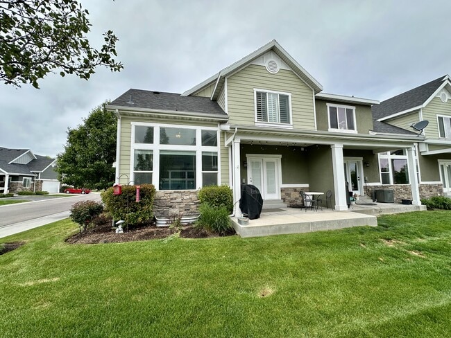 Building Photo - 2038 Park Rim Way