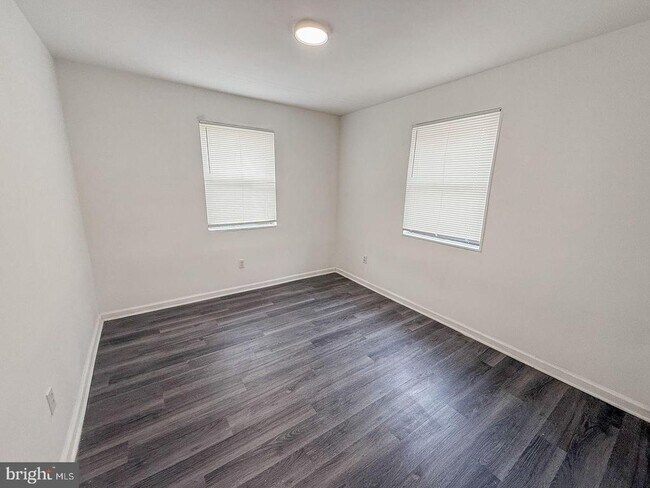 Foto del edificio - 2100 Channing St NE