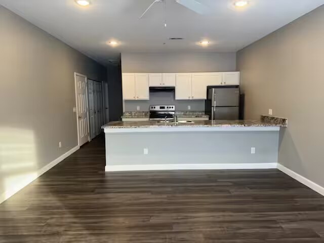 Foto del edificio - Evard Place - Solar Powered