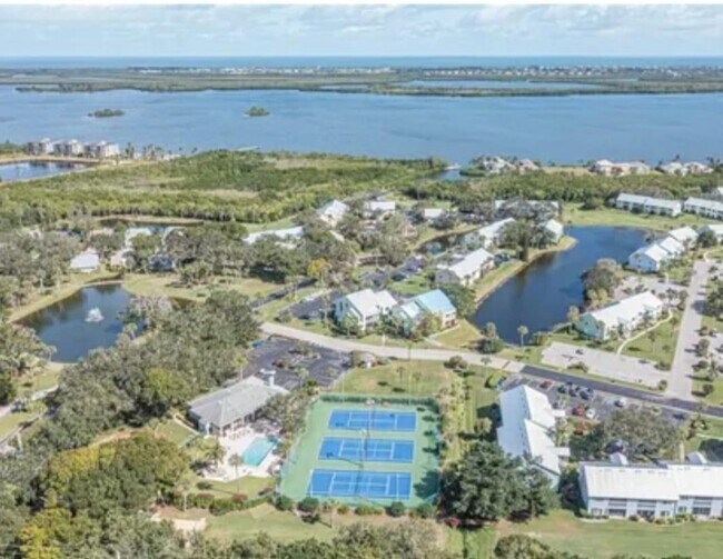 Foto del edificio - 9632 Riverside Dr