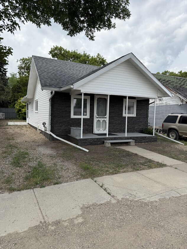 Primary Photo - 836 Outlook Ave