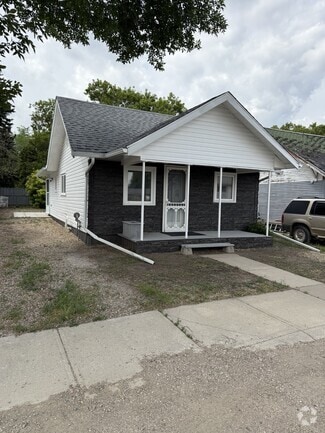 Building Photo - 836 Outlook Ave