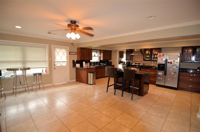 Foto del edificio - 5215 Sanford Rd