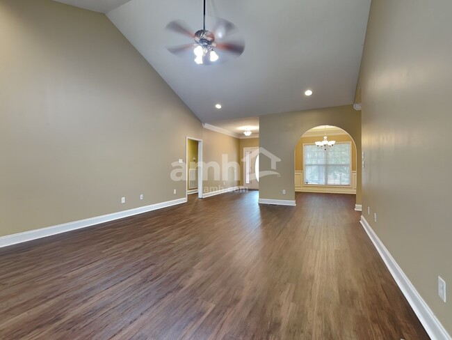 Foto del edificio - 6856 Amberfield Ln