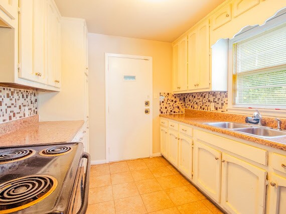 Building Photo - 616 86th St S