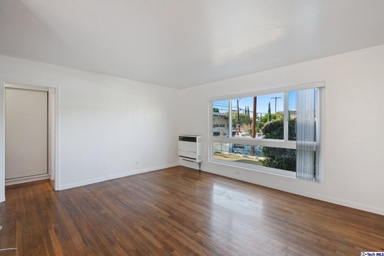 Primary Photo - 1200 N New Hampshire Ave