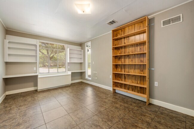 Foto del edificio - 2605 W 49th St