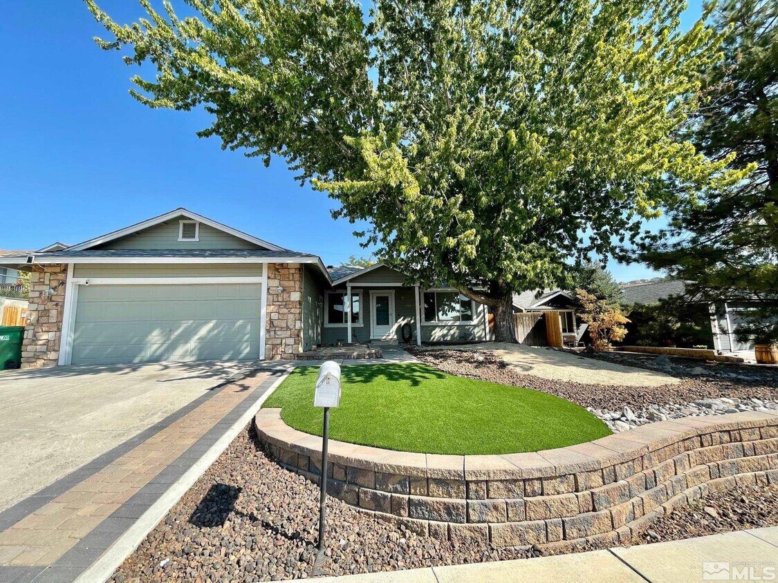 Primary Photo - 1362 Satellite Dr