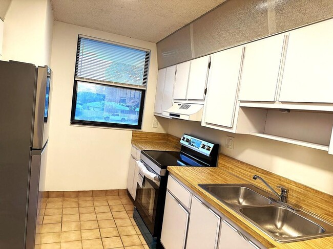 Foto del edificio - 8433 Forest Hills Dr